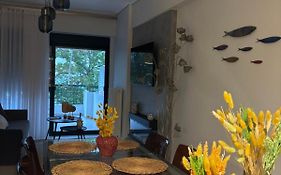 The Cozy Seaside Apartment